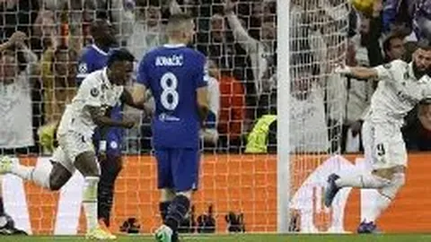 李现精心为杨紫庆生，杨紫直播索要礼物